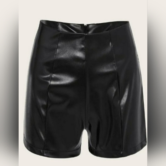 NWT Black Mid Waist Stretchy shorts - Picture 3 of 5